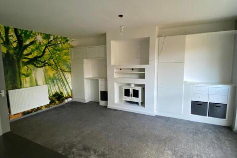 Leewood Court, Hooley Range, Heaton Moor photo 3