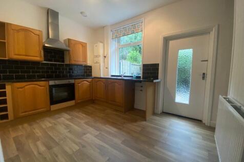 157 Huddersfield Road, Newhey photo 5