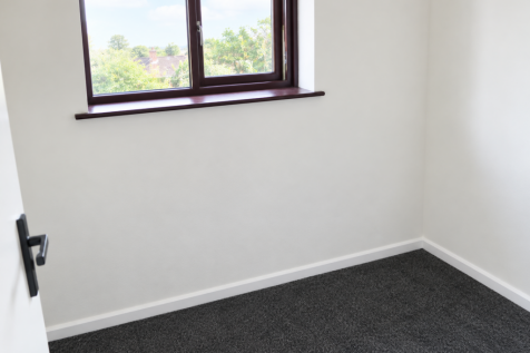 Tantony Grove, Romford, Greater London photo 3
