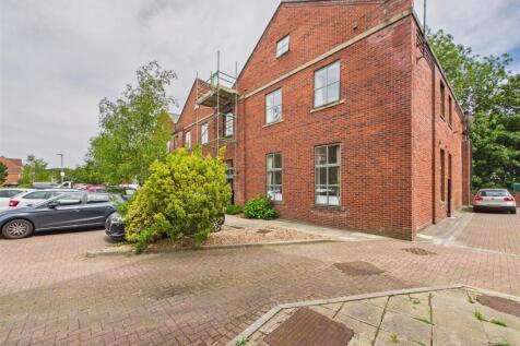 CAM03252G0-PR0132-STILL019.jpg