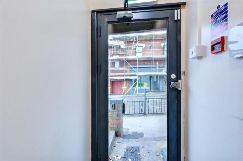 COMMUNAL ENTRANCE LOBBY