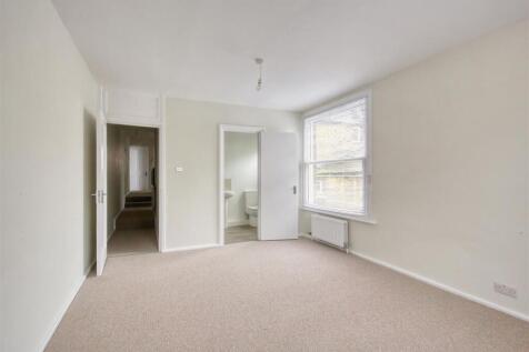 Plough Road, London photo 4