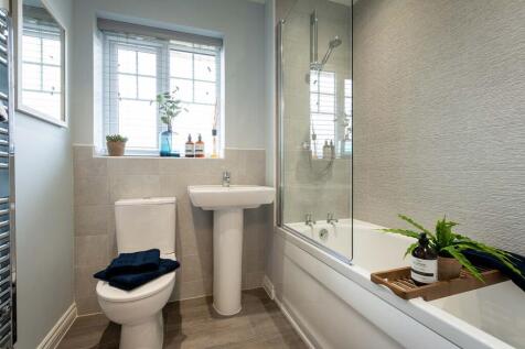 Contemporary family bathroom