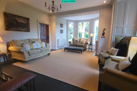 Duel aspect drawing room