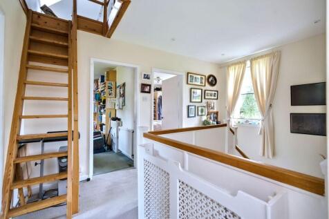 4 bed, 3 bath Detached in Leeds - Photo 16