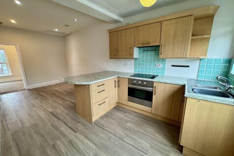 1-bed flat on Biddulph Road, Congleton, £700/mo
