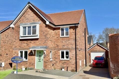 Verwood, BH31 - property photo