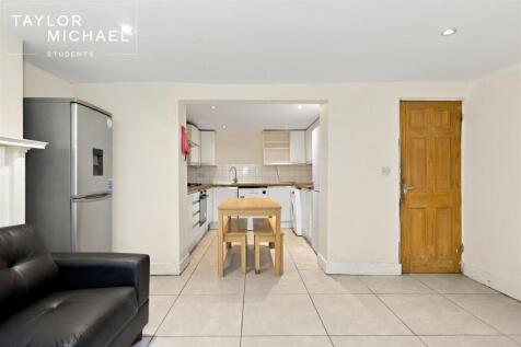 Living Room / Kitchen