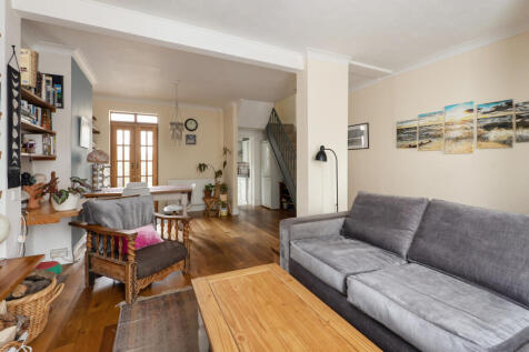 Sitting Room / Dining Room