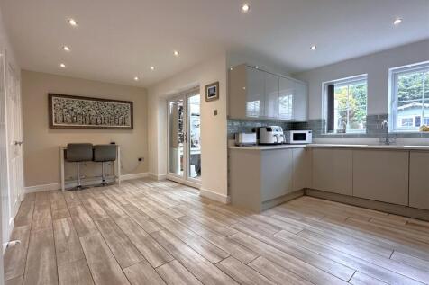 OPEN-PLAN Living/Dining Kitchen 592