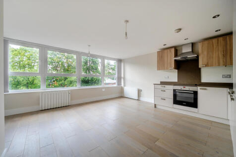 Open-Plan Kitchen Living Room with Dining Area