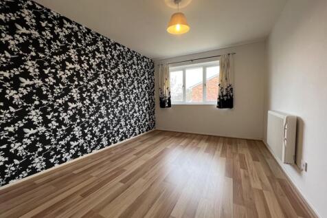 BRIERLEY HILL - Brompton Drive photo 5