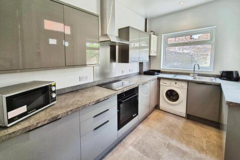 3-bed house on 30 Denham Road, Ecclesall , £498/mo