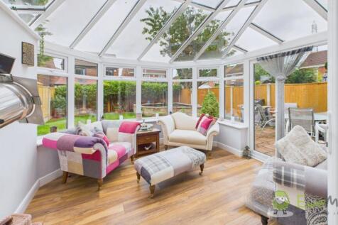 CAM02351G0-PR0073-STILL015