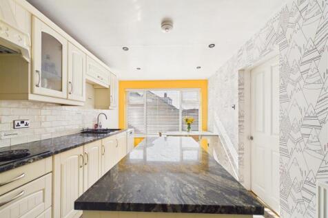 CAM03303G0-PR0343-STILL012.jpg