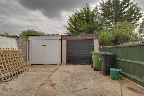 8 LILAC AVENUE INSIDE-13.jpg