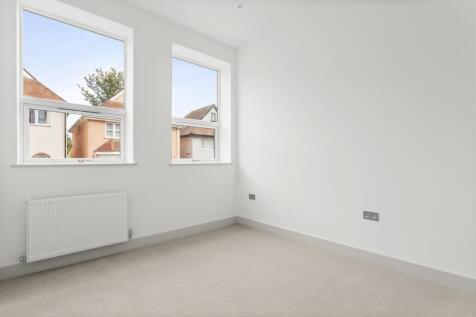 Flat 5, Harlow House, Harlow Road, HP13 6AA-4.jpg