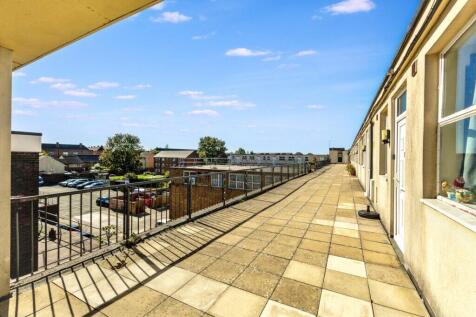 Franklyn Court - Outside