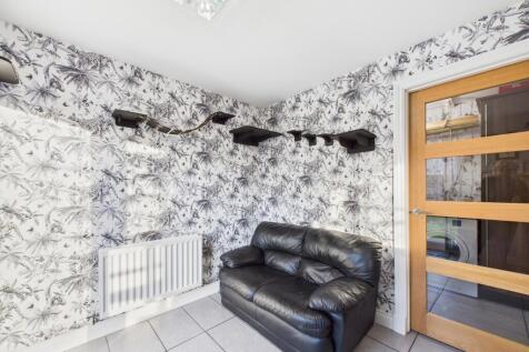 CAM03185G0-PR0127-STILL015