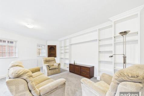 Manor House Court, Heath Road, Reading, Berkshire, RG6 photo 4
