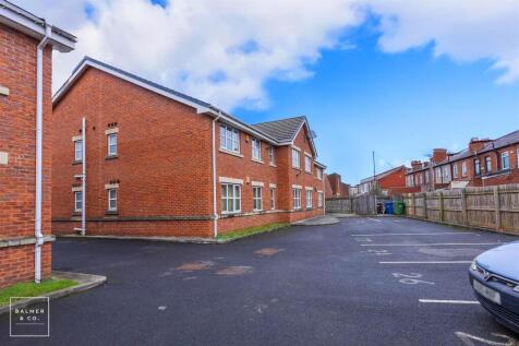 Oxford Street, Leigh, WN7 photo 4
