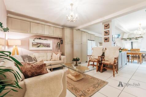 8 Foxdale -22.jpg