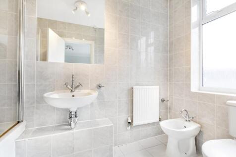 4 bed, 3 bath Terraced in belfast - Photo 5