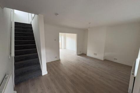 Beverley Avenue, Worsbrough, Barnsley photo 5