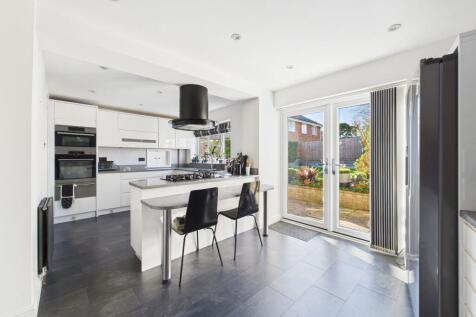 Calvert Road, Greens Norton, NN12 photo 5