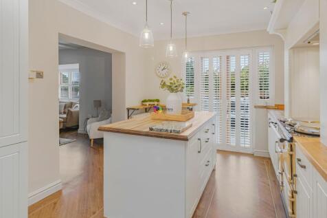 Kitchen / Breakfast Room