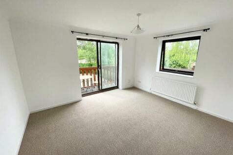 Pickering Drive, Emerson Valley, Milton Keynes, MK4 photo 3
