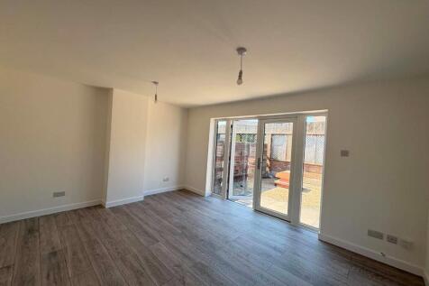 Flat 2 (8).jpg