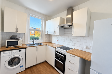 Eastwood Road, London, E18 photo 3