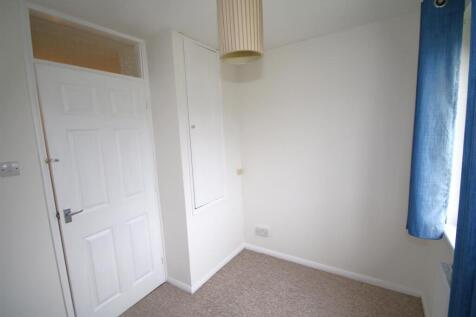 Bedroom 3b.JPG