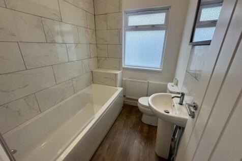 Clovelly Apartments, Oxford Park, Ilfracombe, Devon photo 5