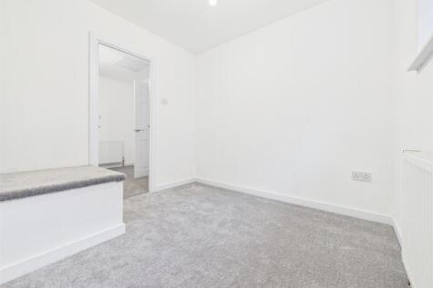 CAM03975G0-PR0147-STILL014 (3).jpg