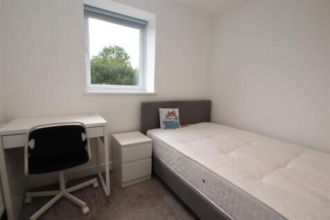 bedroom 8.JPG