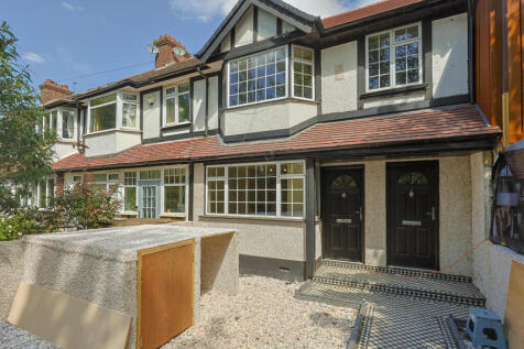 Newly Refurbished 2 Bedroom Flat to Let ¿ 533 C