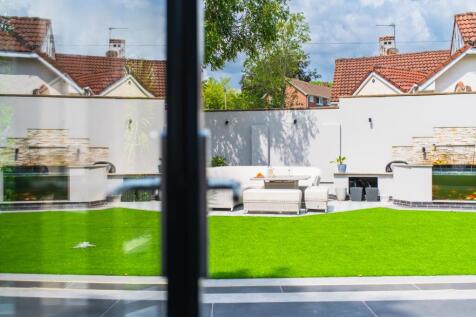 Award-winning Media team on EVERY Listing_24