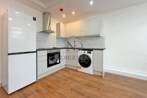 LARGE STUDIO FLAT IN HOUNSLOW