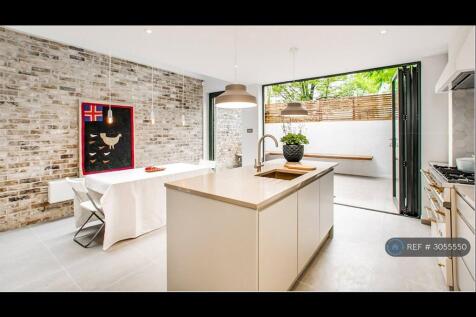 Kitchen / Patio
