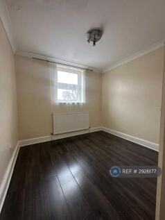 Harrow Road, London, E11 photo 4
