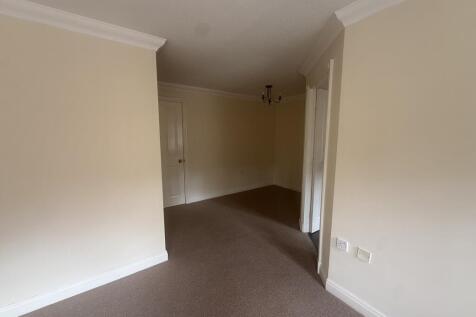 Tudor Court, Bramhall, Stockport photo 5