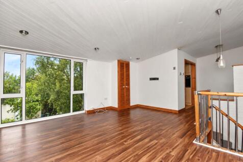 Lounge/Dining Angle 2