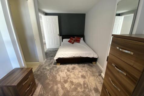 Holywell Drive, Loughborough photo 5