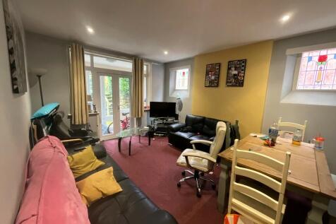 Harrington Drive, Nottingham, Nottinghamshire, NG7 photo 4