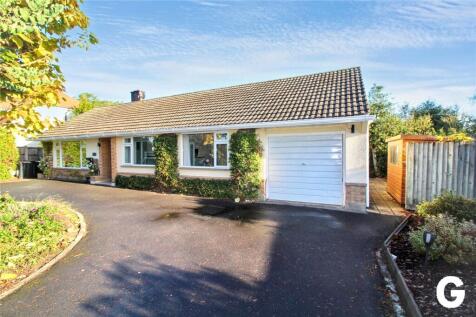 3-bed bungalow on Lions Lane, Ashley Heath, Ringwood, Hampshire, BH24, £2,200/mo
