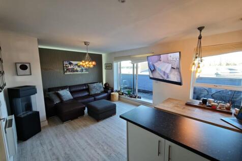 Lounge Kitchen