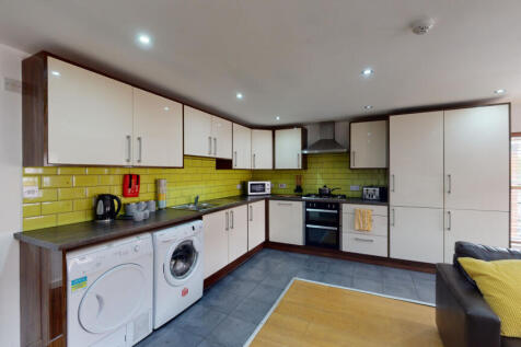 6-bed house on Brookdale Road, Liverpool, £3,328/mo
