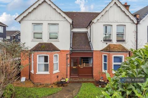 2-bed flat on Pinner Road, Northwood, HA6, £1,700/mo